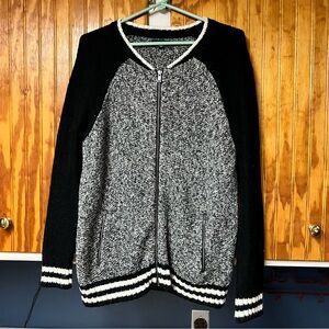 Womens American Eagle zip up sweater size L